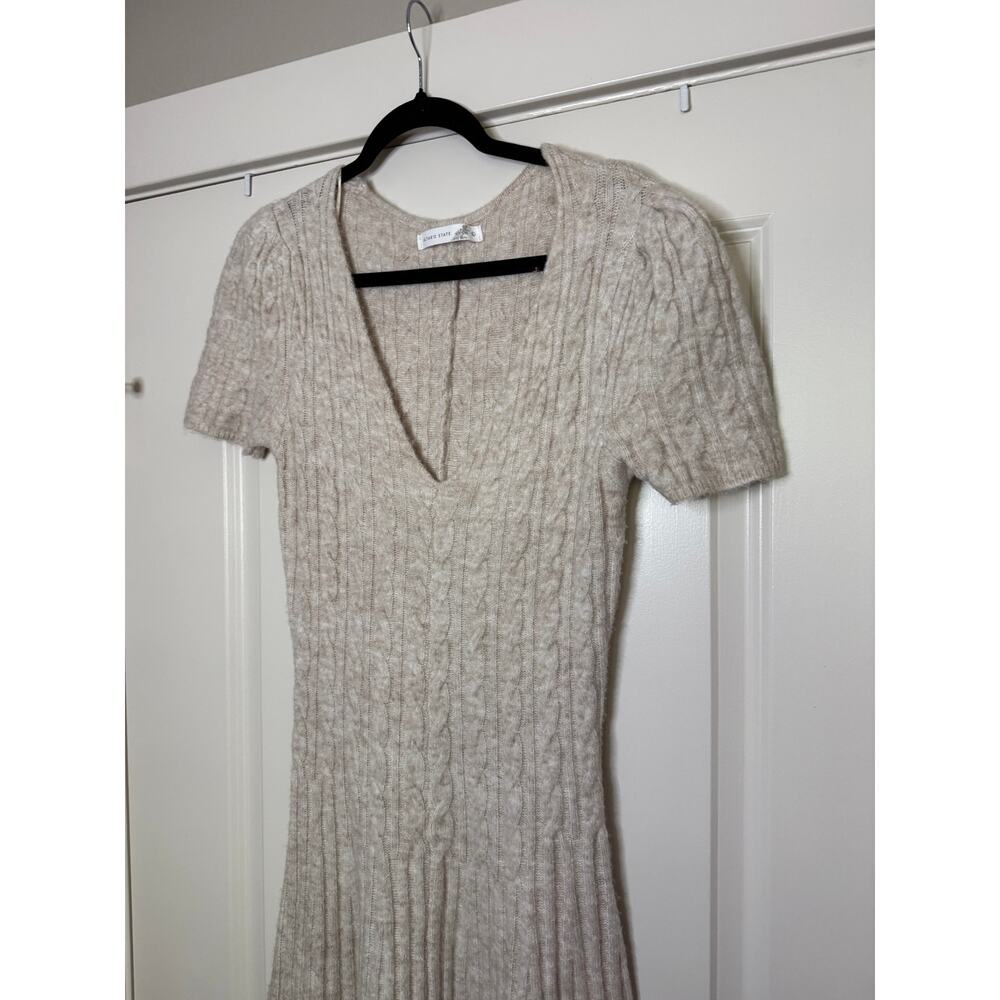 Altar’d State Sz L Knit Maxi Dress Oatmeal Beige Cable Knit Pleated Cap Sleeve - Picture 7 of 10